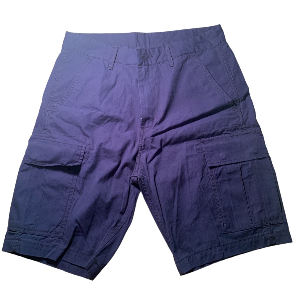 Like New - Levi’s Navy Cargo Shorts - Men’s waist 30